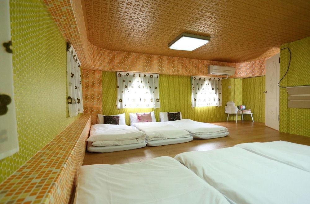 New York B&B Kota Hualien Bagian luar foto