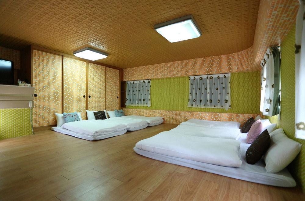New York B&B Kota Hualien Bagian luar foto